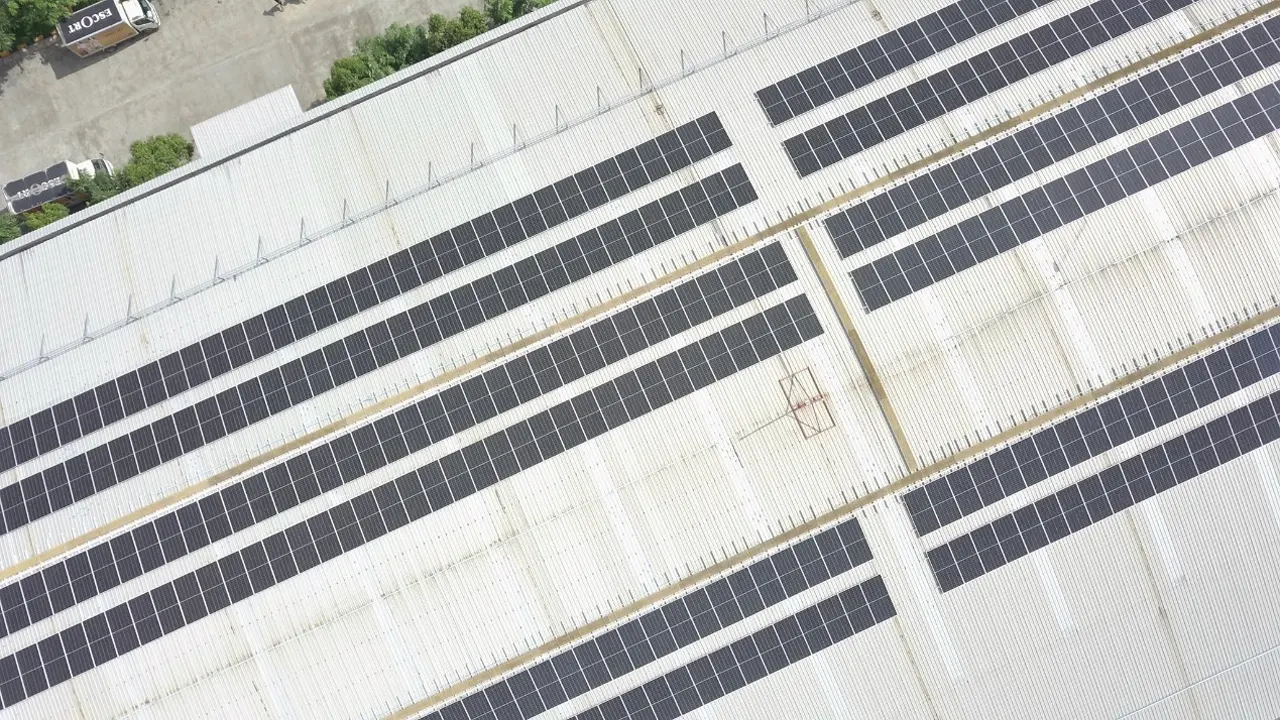 Toiture sur un système solaire en réseau